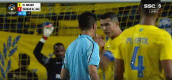 开云线上软件-库里技术犯规送分，C罗主帅怒摔战术板！！