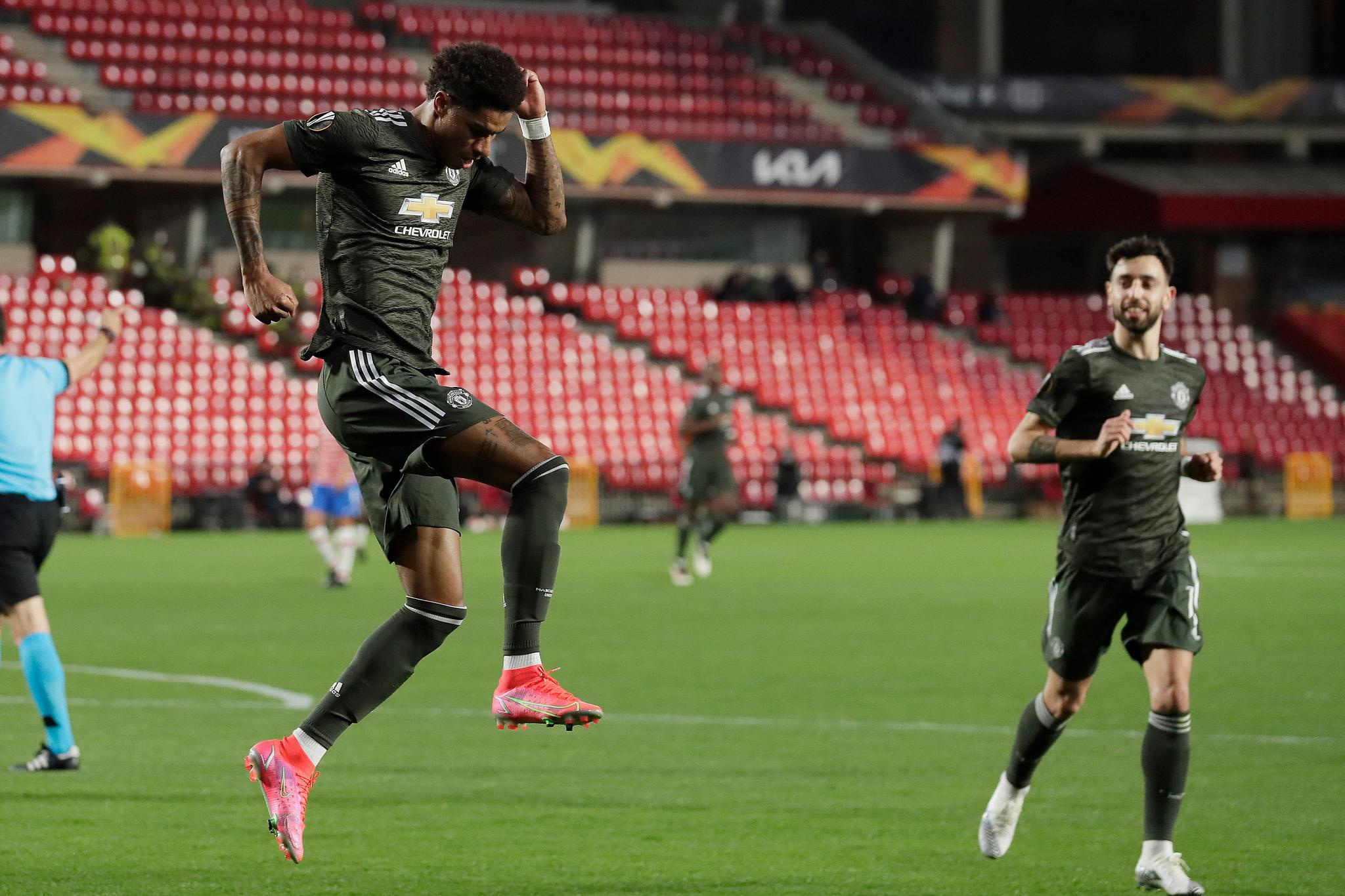 开云线上软件-曼联遭遇争议判罚，裁判组回应：执法公正，其他报告无法数据学生.的简单介绍